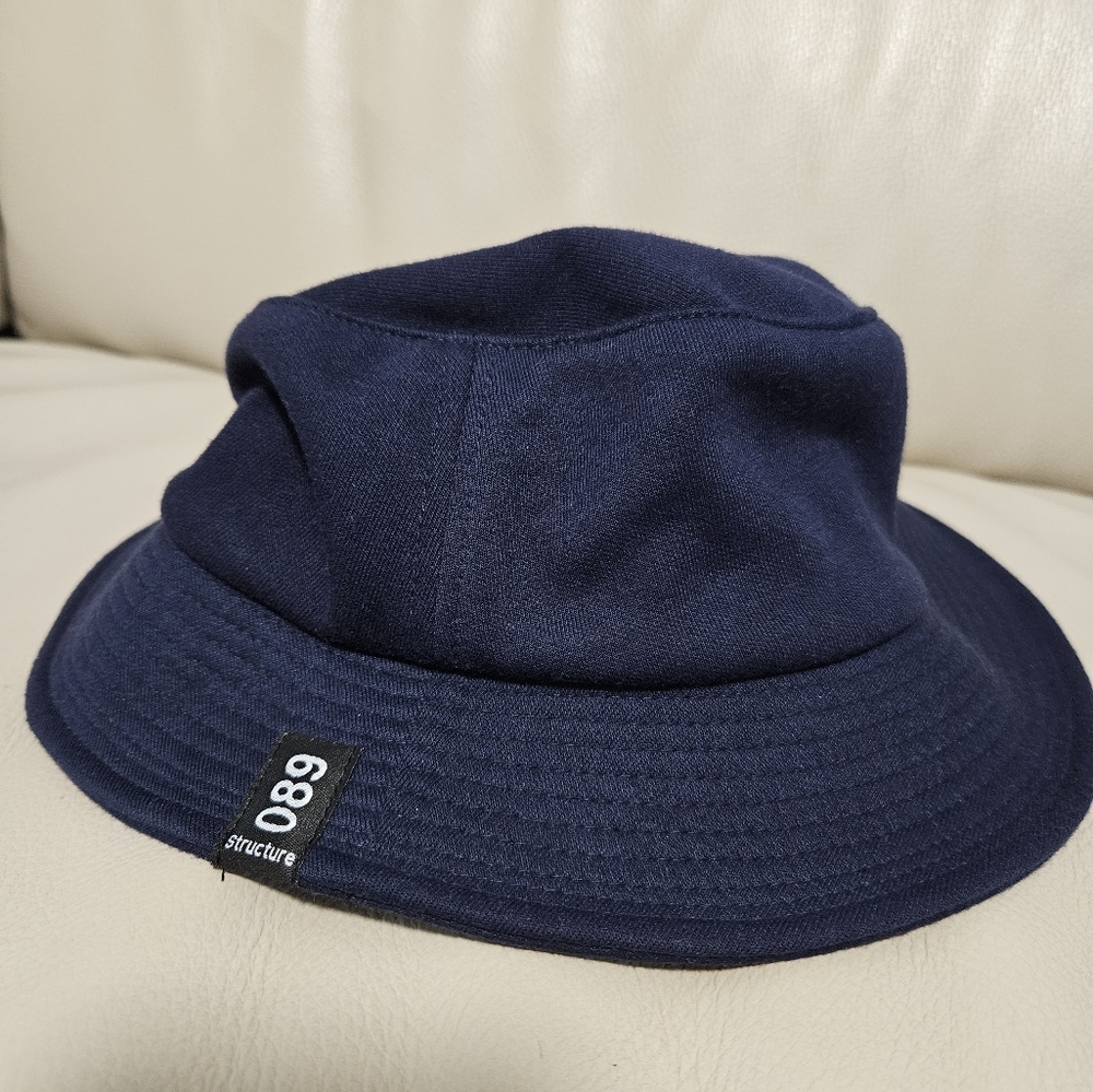 Soft hat. Size small to medium.